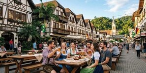 Outdoor dining - Bem-estar e Segurança, em localizaçao privilegiada. (Blumenau)