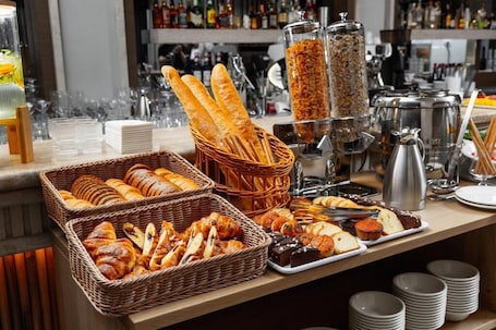 Dining. Central Hotel