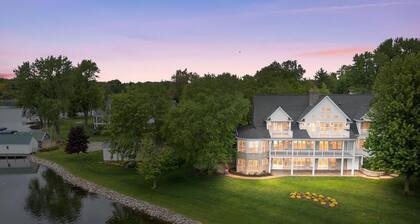 Expansive Luxury at The Waterfront on Green Lake