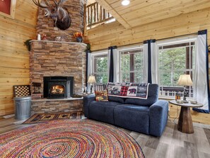 Interior - Treetop Lodge | 3 bdrm Duck Creek Cabin (Duck Creek Village)