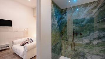 Comfort-Doppel- oder -Zweibettzimmer | Badezimmer