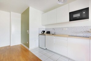 Private kitchen - Elegant, bright apartment - 4P - La Défense (Puteaux)