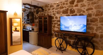 Apartment 'Lucky Home' with Wi-Fi and Air Conditioning