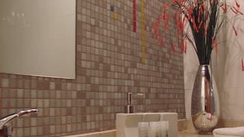 Room, Multiple Beds | Bathroom | Hair dryer, towels, soap, shampoo