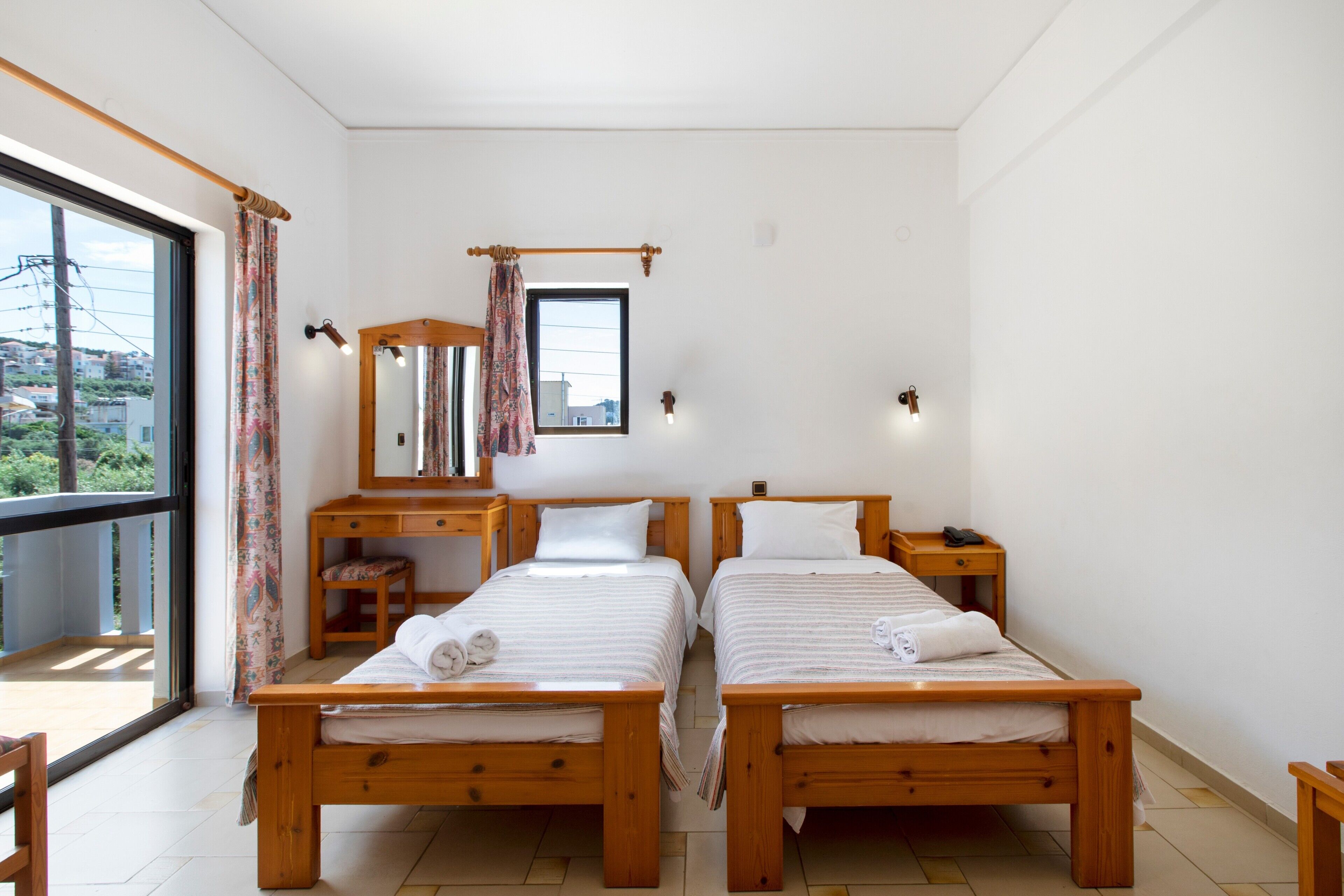 WiFi, bed sheets