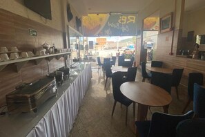Dining - Hotel Bastos (Euclides da Cunha)