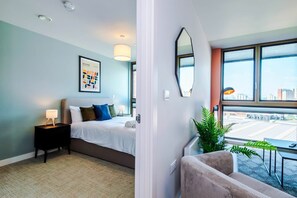 1 bedroom, iron/ironing board, Internet, bed sheets - 1BDR Old Trafford View Rooftop Terrace (Stretford)