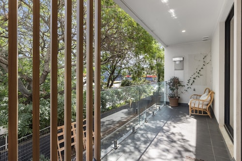 Stylish 3-bed Townhouse Near City Fringe