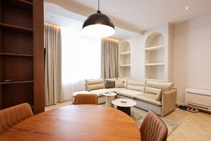 Interior - Grandstay Sea Penthouse 04 (Durrës)