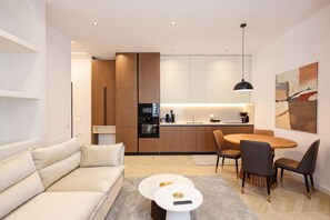 TV, offices - Grandstay Sea Penthouse 04 (Durrës)