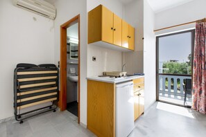 Kühlschrank, Herdplatte, Geschirrspüler