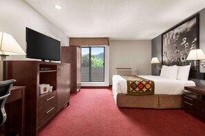 Room - Super 8 by Wyndham Vernon (Vernon)