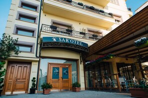View from property - Sar'otel Hotel & SPA (Tirana)