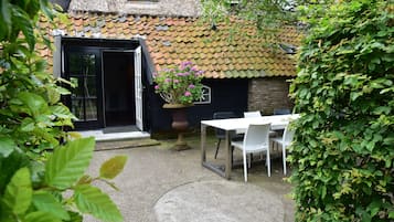 Tempat makan outdoor