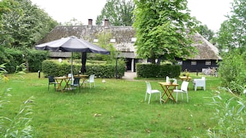 Tempat makan outdoor