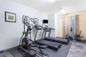 Sports facility - Travelodge by Wyndham Yuba City (Yuba City)