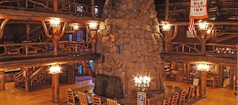 Old Faithful Inn