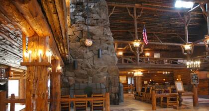 Old Faithful Inn