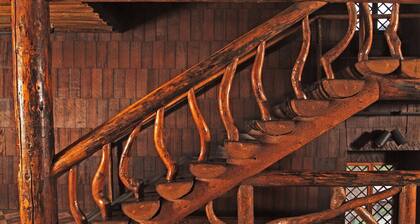 Old Faithful Inn