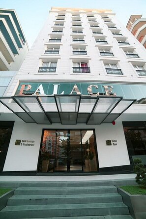View from property - Palace Hotel Vlore (Vlorë)