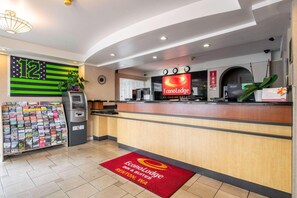 Lobby - Econo Lodge Near Bellevue Square (Renton)