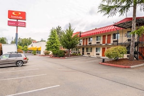 View from property - Econo Lodge Near Bellevue Square (Renton)