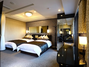 A hotel room with two beds, a large mirror, and a modern design. - Apa Hotel Yamanote Otsukaeki Tower (Tokyo)