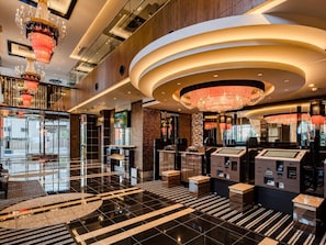 Lobby - Apa Hotel Yamanote Otsukaeki Tower (Tokyo)