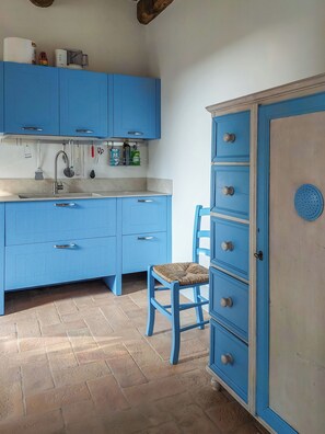 House, Patio, Garden View | Private kitchen - Dimora Il Gello - Nel cuore della Val D'Orcia (Radicofani)