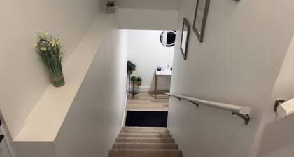 Stylish Home Near Moncton Airport Free Parking & Fast Wifi