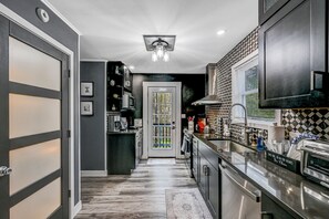 Private kitchen - Newly Renovated 4-Bedroom Luxury Chalet in Gated Big Bass Lake Community (Gouldsboro)