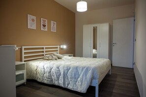 2 bedrooms, iron/ironing board, travel crib, free WiFi - Spacious apartment near the sea in Monopoli (Monopoli)