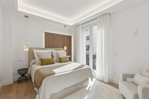 Iron/ironing board, bed sheets - Elegant Stay by Retiro Park (Madrid)