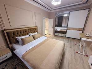 1 bedroom, in-room safe, iron/ironing board, free WiFi