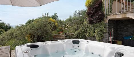 Bain à remous extérieur