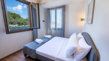 Apartment, 2 Bedrooms, Non Smoking, Sea View | WiFi (free)