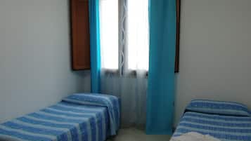 Iron/ironing board, WiFi, bed sheets