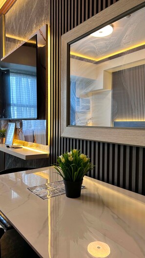 Dining - Horizon 101 Studio Aesthetic Listing City View (Cebu City)