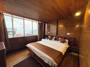 Deluxe Double Room, City View | Free WiFi - Apsara Near Mall Road (Darjeeling)
