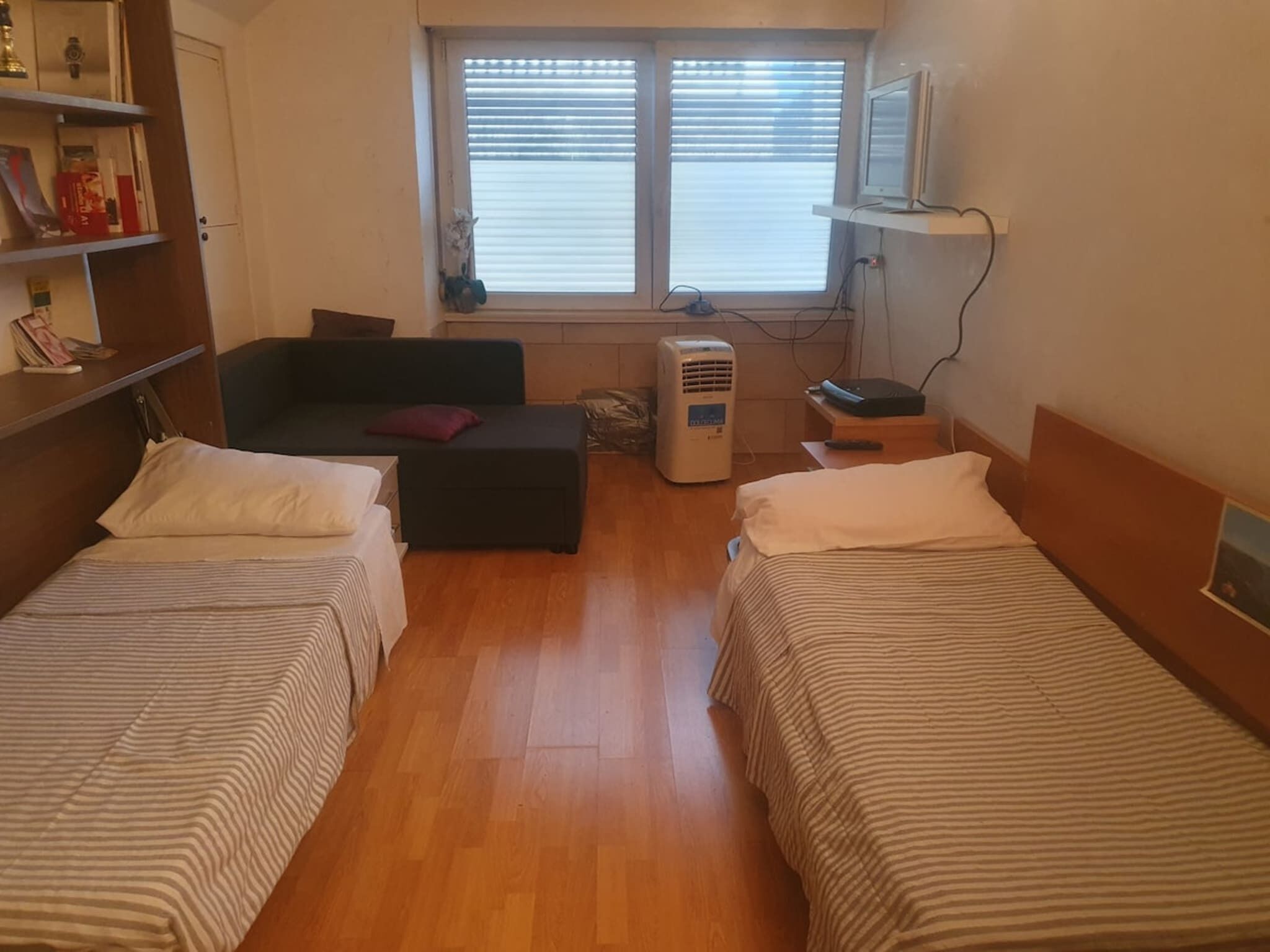Iron/ironing board, free WiFi, bed sheets