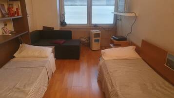 Iron/ironing board, free WiFi, bed sheets