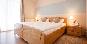 In-room safe, free WiFi, bed sheets, wheelchair access - Vrbo Property (Bad Salzuflen)