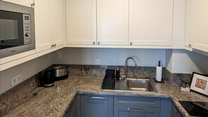 Private kitchen - 6-Guest Beach Apartment in Dziwnów (Dziwnow)