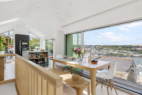 The Bridge - Architect Designed Luxury with Panoramic River Dart Views