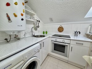Fridge, microwave, oven, toaster - Apartment Somo 30608 (Somo)