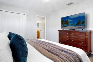 Iron/ironing board, WiFi, bed sheets - Last Minute Disney Getaway! Luxury Villa with Private Pool. Book Now! #65621 (Orlando)