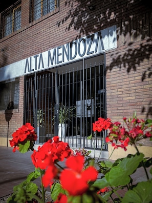 Exterior - Hotel Alta Mendoza (Mendoza)