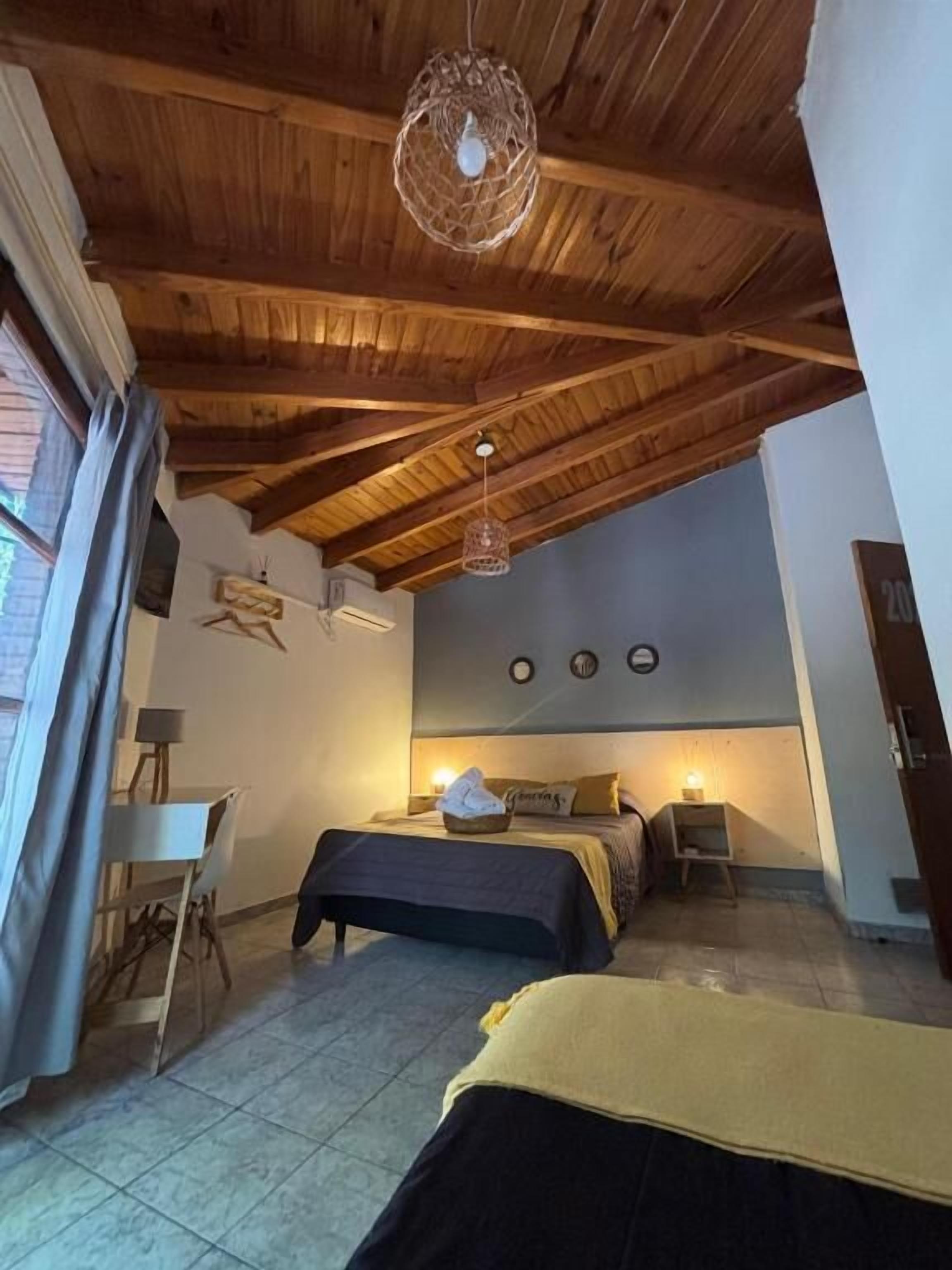 Quarto casal básico | Wi-Fi de cortesia