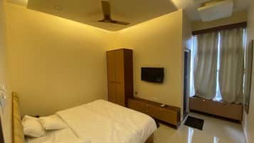 Double Room | Desk, laptop workspace, free WiFi, wheelchair access