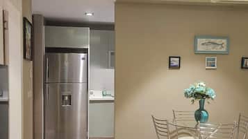Comfort Apartment, Balcony, Pool View | Dining